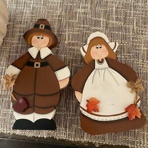 VINTAGE PILGRIM COUPLE WOODEN TABLE TOP DECOR